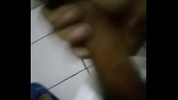 Preview 3 of Bisou Humide - Me la jalo