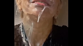 Preview 3 of Gujarati Movies Xxx - Os safados casados me fizeram isso,  mas n&atilde_o quiseram mostrar nem os cacetes. Esperando outros safados com muita porra pra novas gozadas na minha boca,  cara