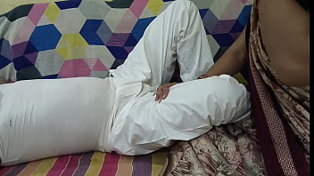 Preview 1 of Www Xxx Norwayicom - Sasur ne apne badi or choti Bahu dono ko ak sath choda