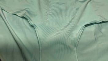 Preview 1 of Tri Chou - Llen&eacute_ de leche los panties celestes de mi mejor amiga