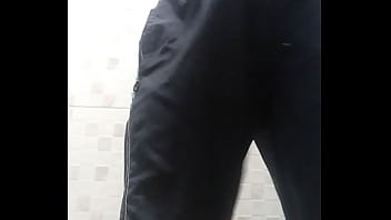 Preview 1 of Lahori Porn - Corrida en el ba&ntilde_o