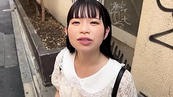 Preview 1 of Autobahn Sex - part1 純度100%美肌ことちゃん《【天然F乳&times_白桃尻】文句ナシのモチスベBODYの現役JD》ちょっぴり食いしん坊なおっとり女子大生と新大久保で食べ歩きデート&rarr_お腹を満たした後は即ホ.../『いただきます...///』チ●ポを前に合掌(？)唾液たっぷりご奉仕フェラ&rarr_容赦なく突きまくり同時イキ...！/ゴム切れをイイ事に押し切られ生チン挿入！ダイレクトに伝わる温もり&amp_ピストンに絶頂...！ラストは濃厚顔面シャワー【しろうとハメ撮り＃こと＃18歳】
