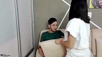Preview 1 of Ghana Girl Forced - El quiere arreglar su relaci&oacute_n con mi hermanastra pero termina follandome y d&aacute_ndome toda la leche