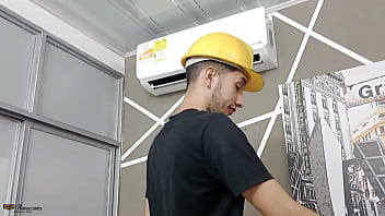 Preview 1 of Gay Tube Fist - El t&eacute_cnico es afortunado al follar el gran co&ntilde_o de VAYOLETH