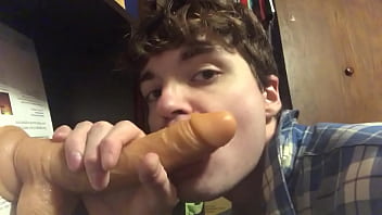 Preview 1 of 3gp Xxxy Video Hd - Cute twink Niko Springs talks dirty while sucking big dildo