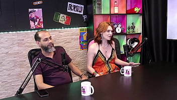 Preview 1 of Anuty Xxxcom - A esposa s&oacute_ tem orgasmo com um vibrador,  e eles abandonaram a vida normal pra mexer com a sexualidade - Reh Queen e Kstro (SHEER/RED)