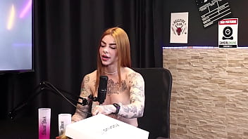 Preview 1 of Beg Tites Fock - Pediu ajuda para ser internada,  mas antes foi se despedir das drogas,  e os pais foram embora - Ruiva Braba (SHEER/RED)