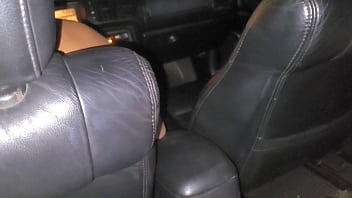 Preview 1 of Ref Porn Hd - O primeiro encontro com essa casada terminou com um boquete dentro do Uber,  ela nem esperou chegar no motel