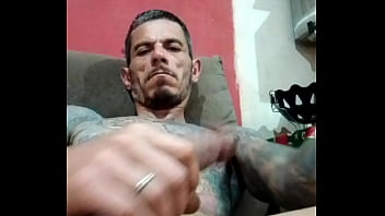 Preview 1 of India Xxxvefio - Garoto pauzudo se masturbando.
