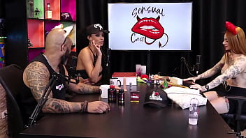 Preview 4 of Xxxxxxx Xxxcom Hd - Duas gostosas testam o produto em seus peitos - Ruiva Braba (SHEER/RED)