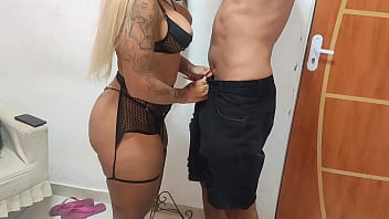 Preview 1 of Old Man Group Gay - N&atilde_o resisti e dei para o macho da minha amiga