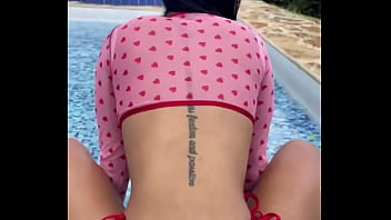 Preview 2 of 18to19 Vedo - Una folladita en la piscina