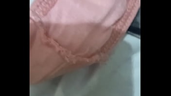 Preview 2 of Mom Big Boos Big Tits - Cheiro dela
