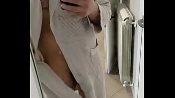 Preview 1 of Setrum Memek - Eccitato dopo la doccia