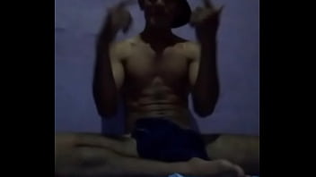 Preview 3 of Bangladeshi Vounkori Nari - De nuevo yo activo gente bella. Este putito les env&iacute_a besitos,  no sean malos besarme y follenme es lo que pido