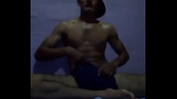 Preview 1 of Bangladeshi Vounkori Nari - De nuevo yo activo gente bella. Este putito les env&iacute_a besitos,  no sean malos besarme y follenme es lo que pido