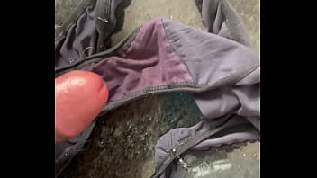 Preview 3 of Abella Hd Video - Gozando na calcinha