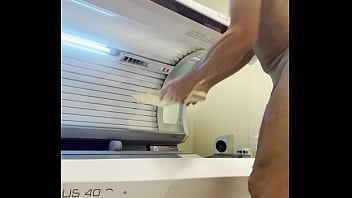 Preview 2 of Ass Yrafic - Tanning bed