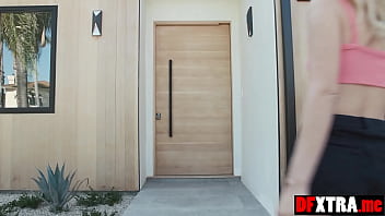 Preview 1 of Xxxxxxxxxxxx Vidio - Teen blondie Khloe Kingsley interracial fucking a BBC to get a contract