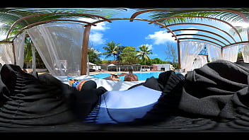 Preview 1 of Cunt Bog - Casal nu na beira da piscina