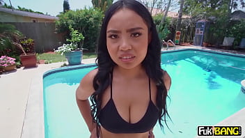 Preview 1 of Barty Clup - Luna Mills Show Her Banging Body