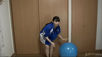 Preview 1 of Dowload Japannes Sex Mom - 明日香の動画 No.4 水着でバランスボール