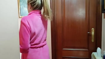 Preview 1 of Standing Xxx Big Ass - El Marido me deja grabar a su mujer mientras se ducha y se masturba para mi &iexcl_&iexcl_Y ME PAJEO!!