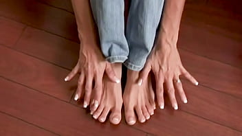 Preview 1 of 30cm Long Panes Xxx Videos - He begged to cum on my feet after a fresh French pedicure! Mindy Yummymama blow job and foot fetish cumshot!