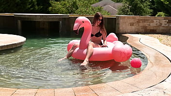 Preview 1 of Turbanli Porni - Sunbathing Hottie Princess Alice Gets Ass Fucked By The Pool GP2766