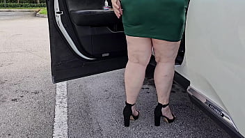Preview 1 of Desk Sexy Videos - I got very pissed for not getting the day off I asked for,  so I pee on my boss desk (big booty hijab Muslim Milf squirting on desk) big butt
