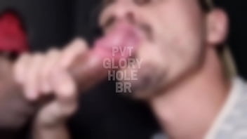 Preview 3 of Emma Scarlt - Motoboy hetero casado dotado uncut veio deixar leite no GH!!! (COMPLETO NO RED)