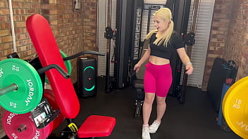Preview 1 of Runa Mzuki - CAUGHT CAMMING in the GYM