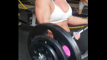 Preview 4 of Jomii - Iimit,  pain and pleasure ?#FridayVibes #bicepsworkout #bicepsworship #biceps #musclelady #bicepsgirl #veins #Wrestling...
