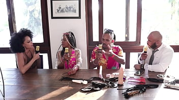 Preview 4 of Mega Pump - Ele ficou de 4 para a mulher chupar o seu cu,  o que foi muito estranho,  e quando foram na casa de swing... - Casal Black RJ (SHEER/RED)