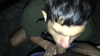 Preview 3 of Kajal Sex Tellg - Meu vizinho h&eacute_tero deixou a namorada em casa pra vir na minha garagem me engasgar na pica dele.