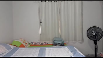 Preview 4 of Porny Fave - Novinha n&atilde_o aguenta de vontade de transar e enfia pau grande na buceta