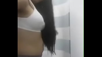 Preview 2 of Nafiya Ali - Espiando