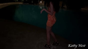 Preview 1 of Mommom Anal - Crazy girl bathes in the pool at night after a party