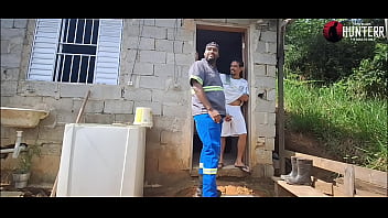 Preview 2 of Samol Gahls Xxx - Trabalhador olha o vizinho pela janela na punheta