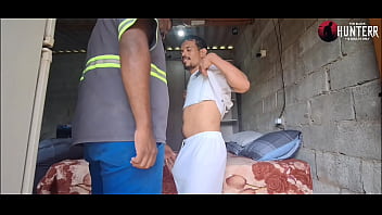 Preview 4 of Samol Gahls Xxx - Trabalhador olha o vizinho pela janela na punheta