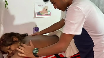 Preview 1 of Wwwxxx Xnxx - voy a a m cita de masajes y ese chico termina metiendome  los dedos en su gran co&ntilde_o