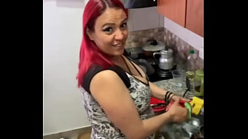 Preview 1 of Live Korean Sex - Sammy Owens lavando los platos
