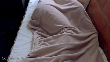 Preview 1 of Odia Heroine Sex Video - La puta de mi hermanastra espera que se vaya su esposo para entrar a mi cama y pedirme que la folle. Video real casero