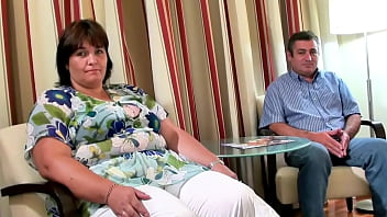 Preview 1 of Sex Children And Mam - Mis Vecinos graban su Primer Video Casero