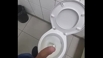 Preview 4 of Anal Mom Incest Lick Ass - Batendo uma no banheiro da esta&ccedil_&atilde_o.