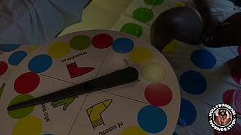 Preview 1 of Police Brzer - FUI JOGAR TWISTT3R COM MEU AMIGO SEM CALCINHA / Completo no sheer