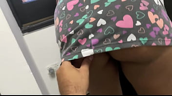 Preview 1 of Japanese Fuck On Train - chica del servicio lo vuelve hacer espera que se vaya la esposa y se folla a su jefe