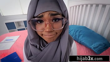 Preview 2 of Fuck Blues - Nerdy Big Ass Muslim Hottie Gets Confidence Boost From Her Stepbro