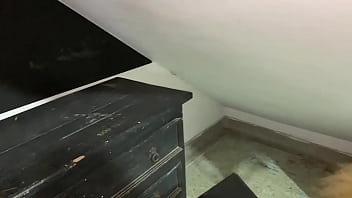 Preview 1 of Lndli - mi hijastra esta buscando sus llaves encima de la mesa en cuatro asi que le digo que le voy ayudar pero  no aguanto y se la meto en su co&ntilde_o
