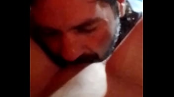 Preview 1 of 2 Zi - Chupando una rica concha